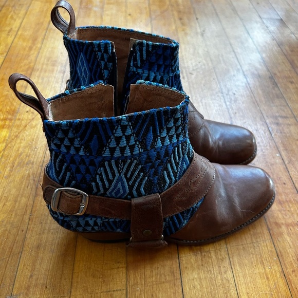 *Hand-Stitched* Guatemalan Leather Blue Patterned Ankle Boots w/ Removable Strap - Picture 3 of 6